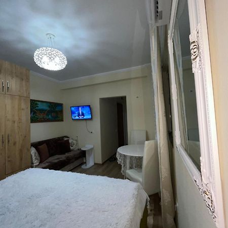 Evis House Appartement Tirana Buitenkant foto