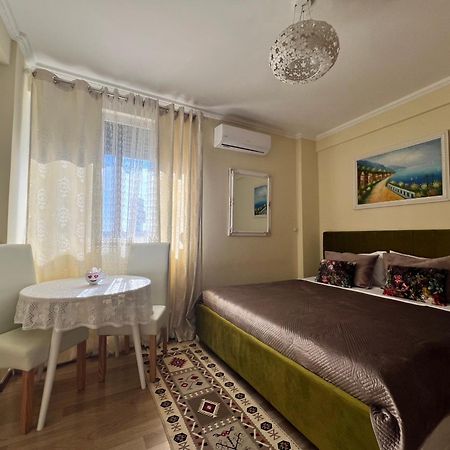 Evis House Appartement Tirana Buitenkant foto