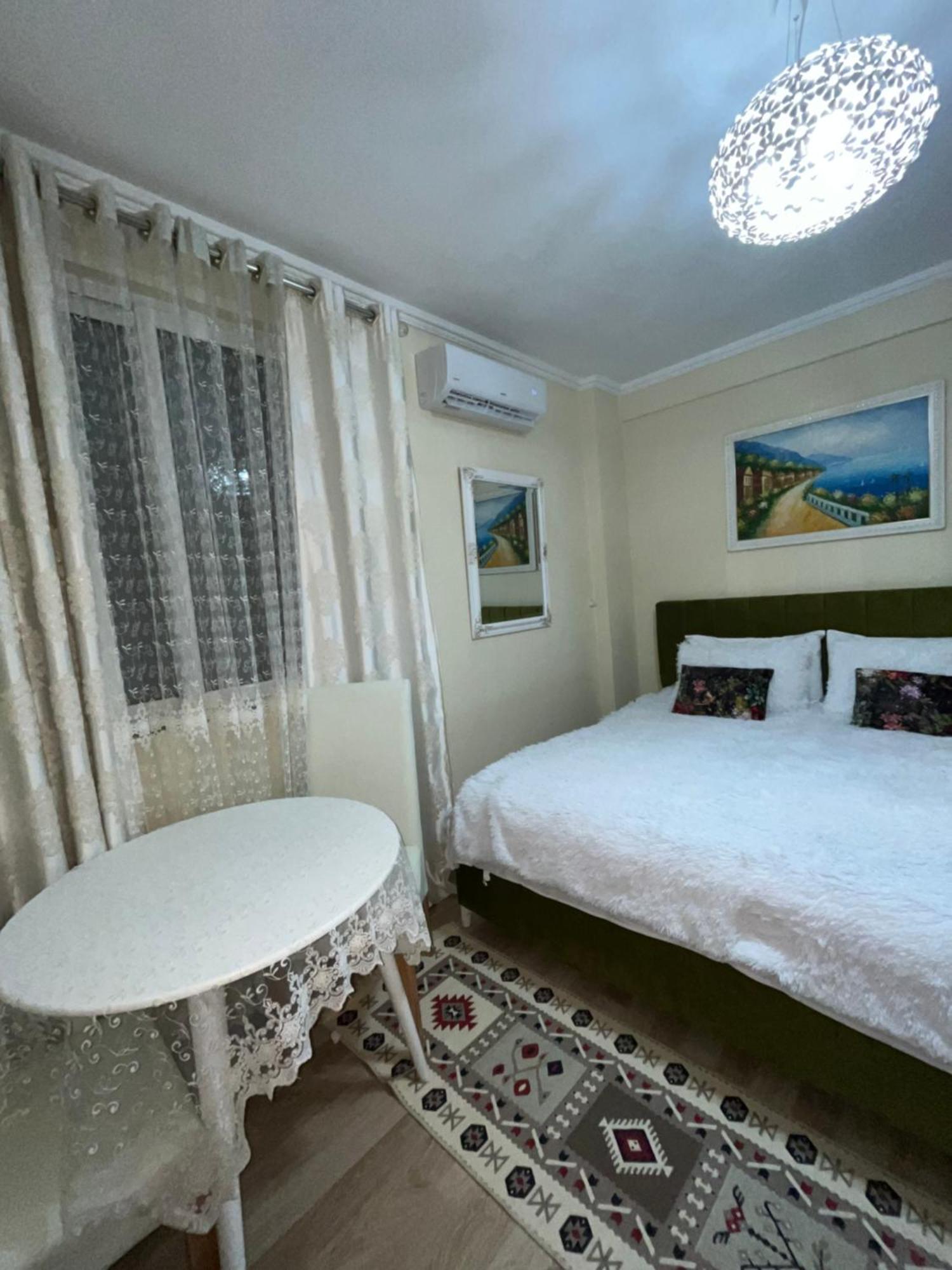 Evis House Appartement Tirana Buitenkant foto