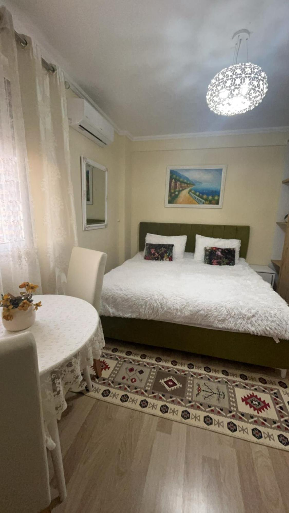 Evis House Appartement Tirana Buitenkant foto